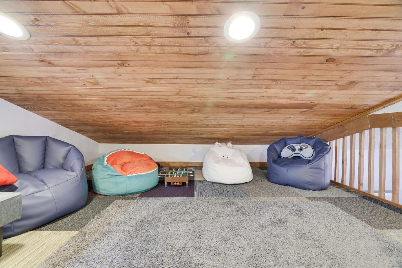 Premier Cozy Cabin - Free Amenities & Comm Indoor Pools ブッシュキル エクステリア 写真