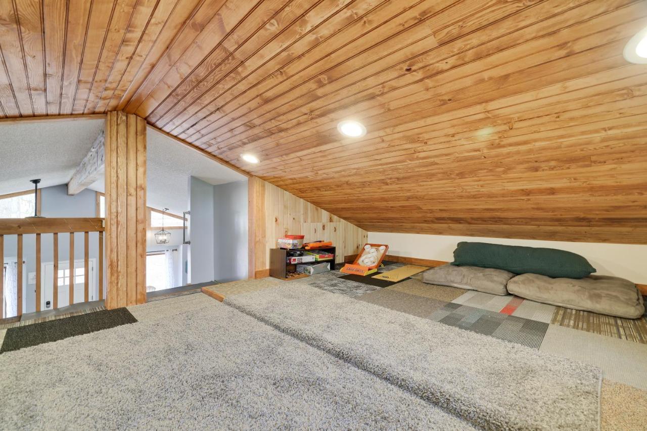 Premier Cozy Cabin - Free Amenities & Comm Indoor Pools ブッシュキル エクステリア 写真